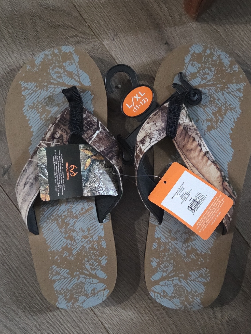 Realtree Brown & Gray Men's Flip-Flops Sandals